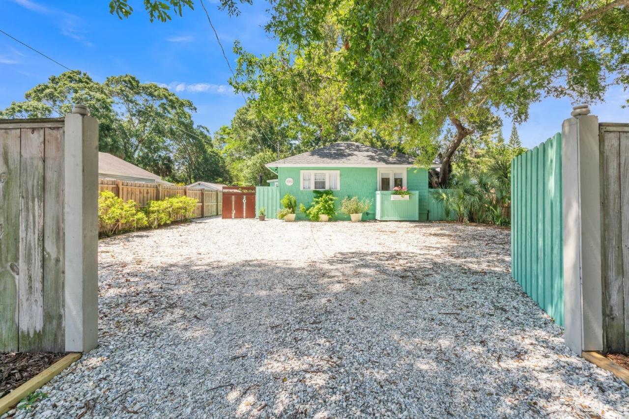 Sarasota, Fl Bungalow - Bright & Breezy Coastal Vibes - 10 Mins To White Sand Beaches Home Exterior photo